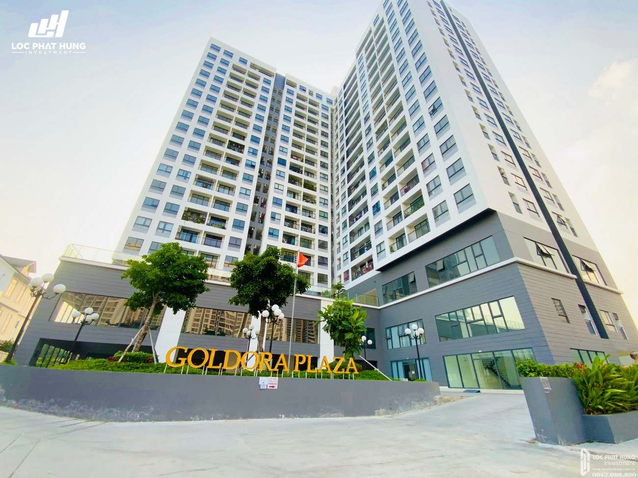Goldora Plaza