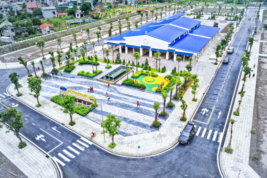 Phố chợ Minh Khai